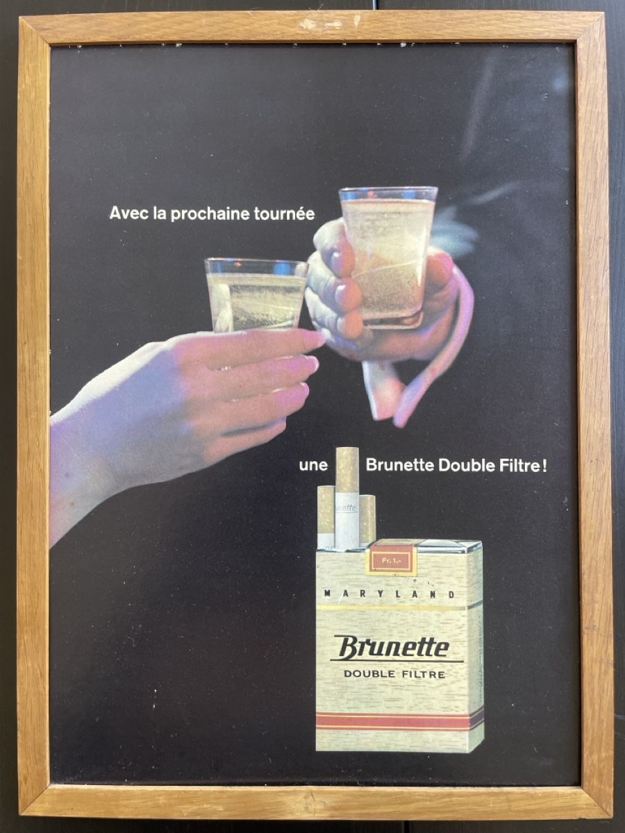 Foto & Immagini: Altes Bild Brunette cigarettes – Usato da Winterthur venduto da LF1005