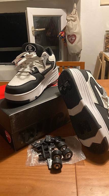 Herrenschuhe: Scarpe pattini – Gebraucht aus Arzo von pif_k6lw