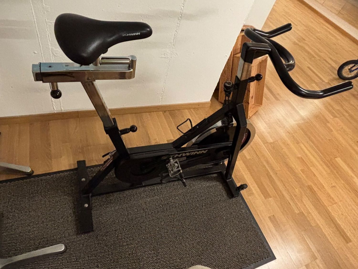 Schwinn Hometrainer: Spinning-Rad – Gebraucht aus Birrhard von Sharkno 1