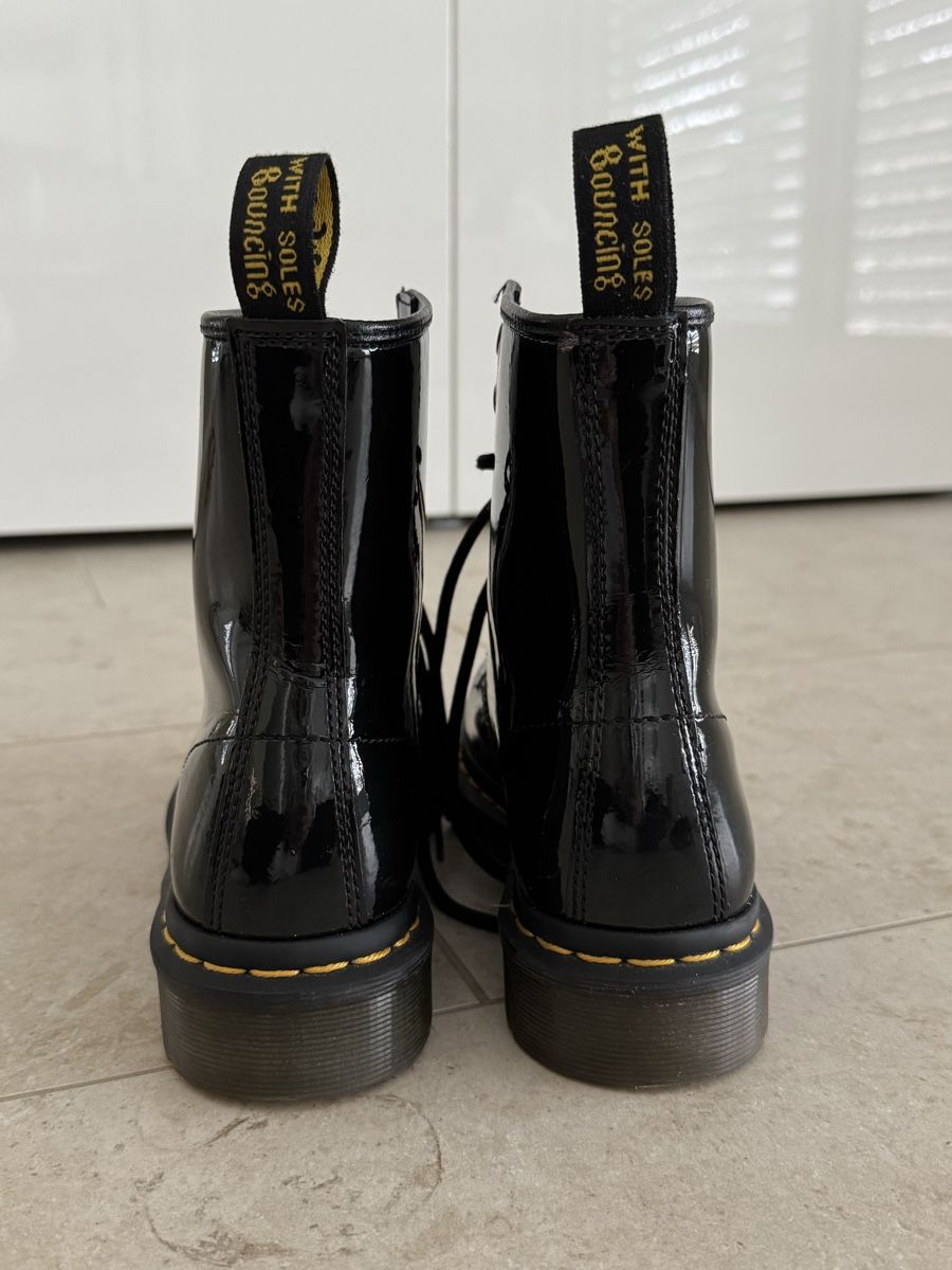 Dr. Martens Damenschuhe: Dr. Martens Lackleder Boots (38) – Gebraucht aus Triesen von antonellaaa_ 2