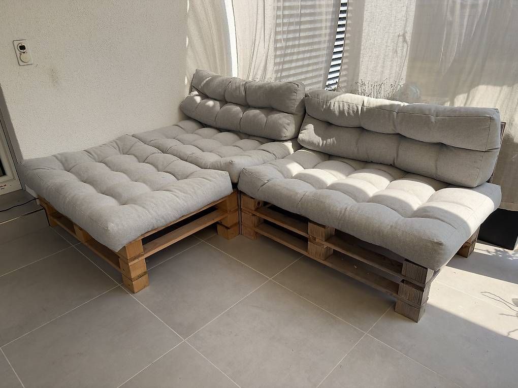 Sofas: Paletten-Gartenlounge – Gebraucht aus Marbach SG von grischotter