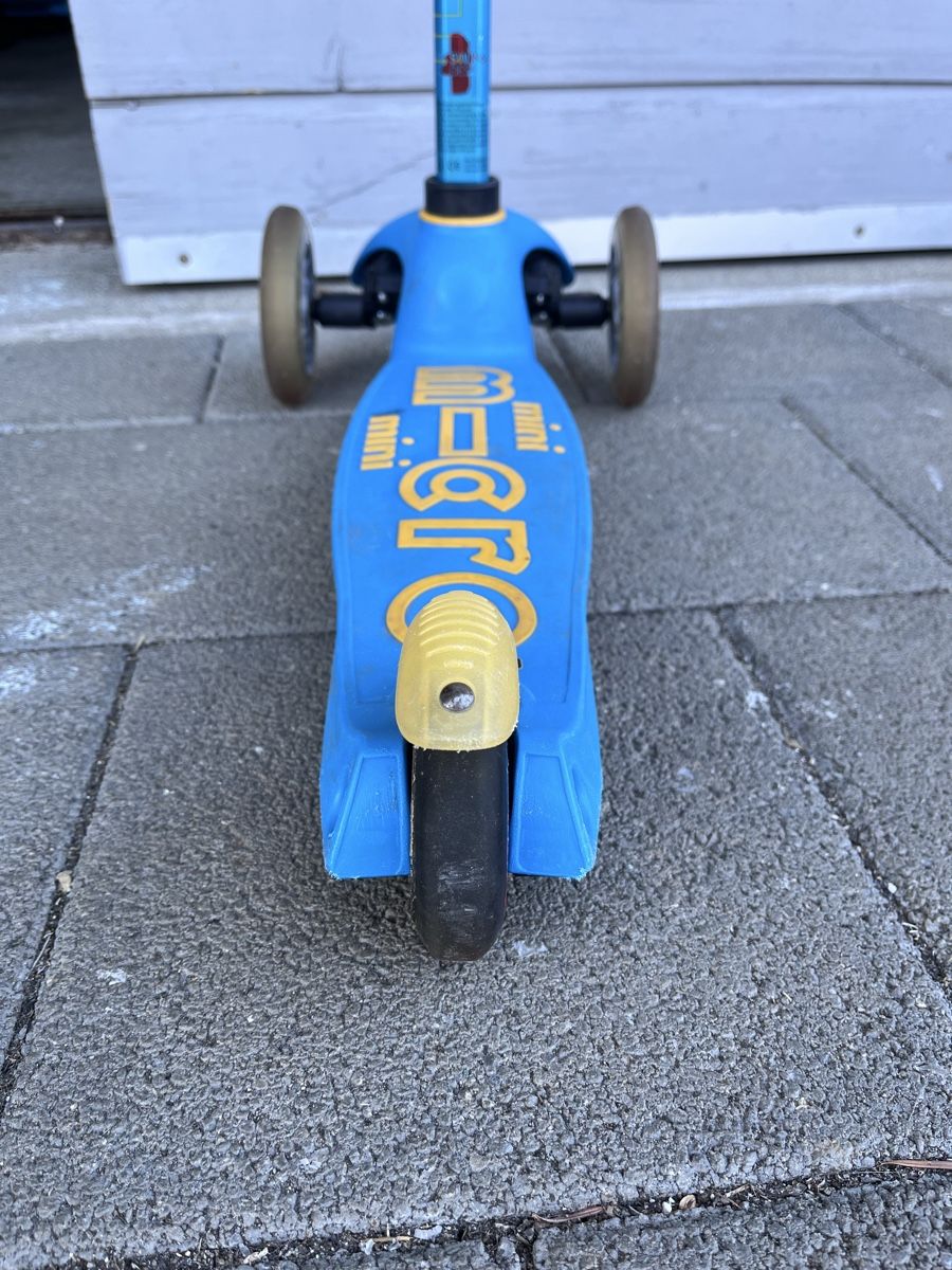 Micro Kickboard: Micro Mini Scooter/ Trottinett blau – Usato da Wiedlisbach venduto da maeneli09 2