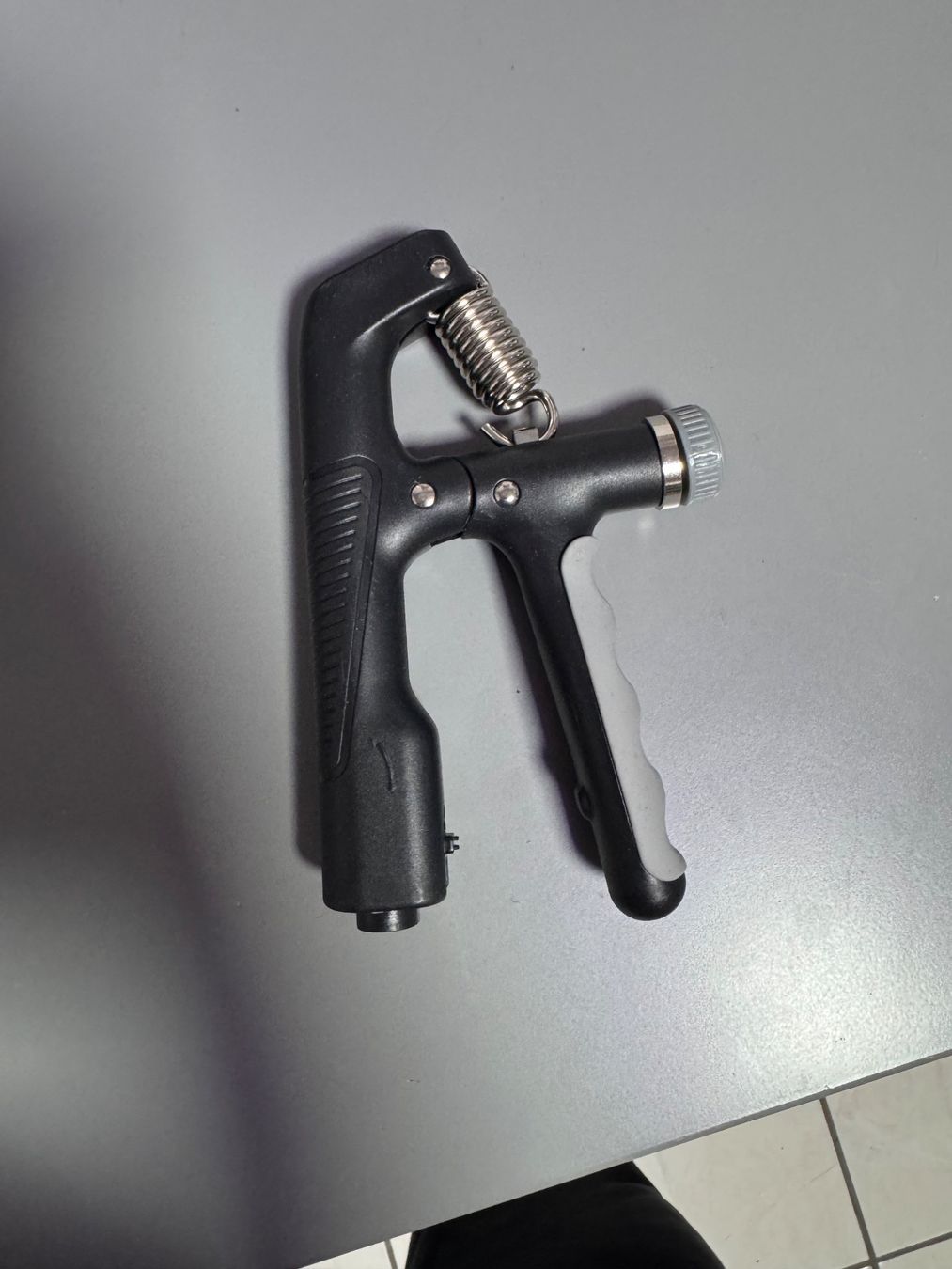 Hometrainer: Handtrainer Griffkrafttrainer mit Zähler – Nuovo (secondo la descrizione) da Zunzgen venduto da noa_wd92 1