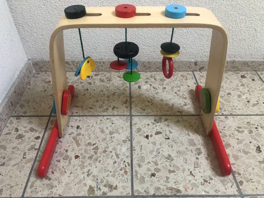 Ikea Jouets: Spielbogen aus Holz von IKEA – D'occasion à Bassersdorf par sammelfloh