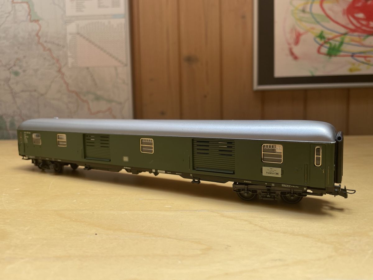 Märklin Modellini di ferrovie: Märklin Gepäckwagen DB – Usato da Rickenbach ZH venduto da u2540 1
