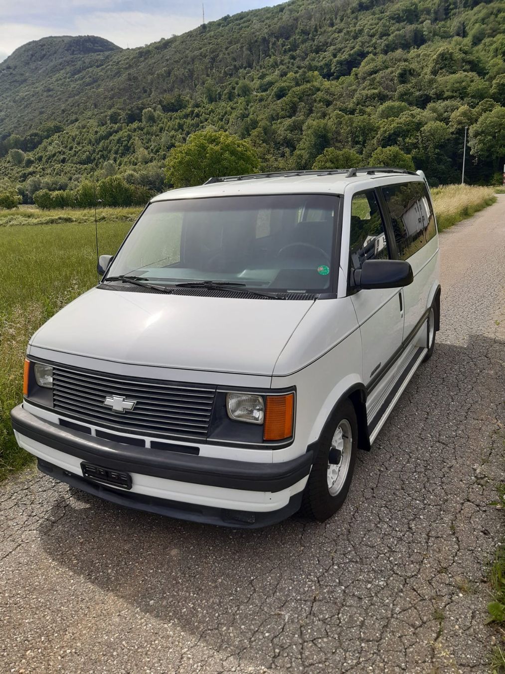 Chevrolet Automobili: 90' Chevrolet Astro CL Oldtimer Frisch ab MFK – Usato da Losone venduto da Ryan.B