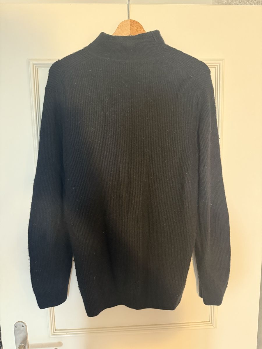 Pulls & Sweat-shirts: Rollkragenpullover schwarz, Grösse L, Cashmere Blend – D'occasion à Hombrechtikon par bau_vw5t