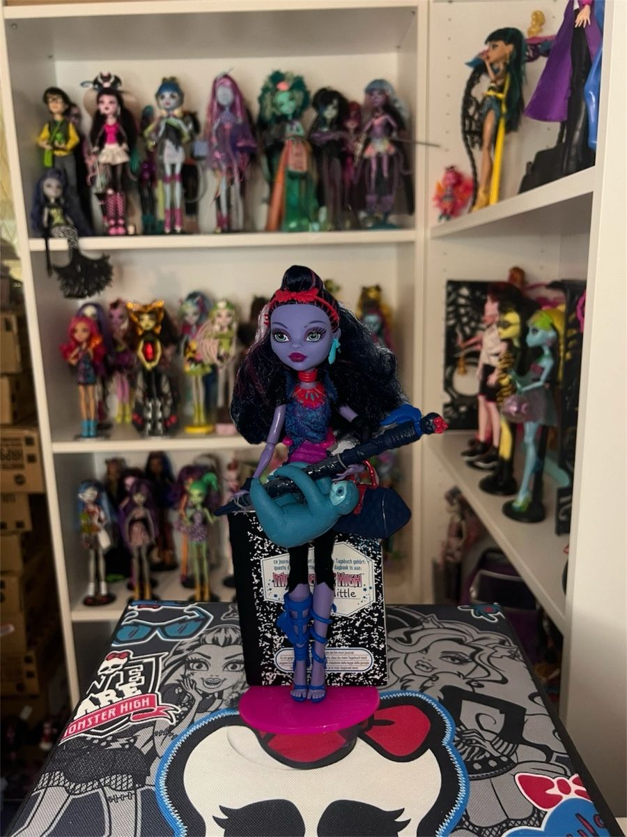 Bambole: Monster high – Nuovo (secondo la descrizione) da Osogna venduto da elisa__ks__