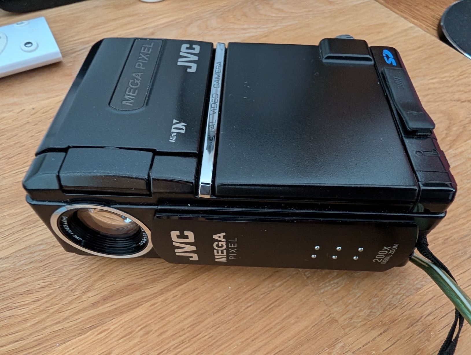 JVC Videocamere: JVC KAMERA UNGEBRAUCHT  – Nuovo e nell'imballaggio originale da Liestal venduto da bl4410 4