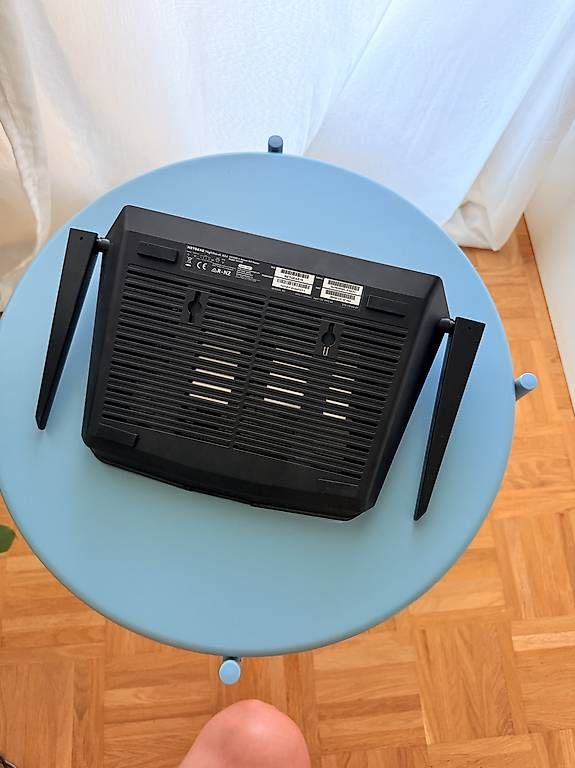 Modems & Router: NETGEAR Nighthawk AX4 WiFi Router – Gebraucht aus Arlesheim von schoop. 2
