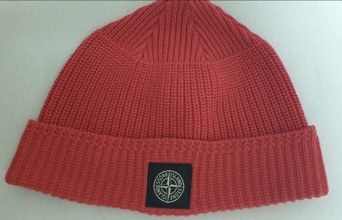 Stone Island Copricapi, berretti & cappellini: Stone Island Mütze – Usato da Maienfeld venduto da tobeyl2020