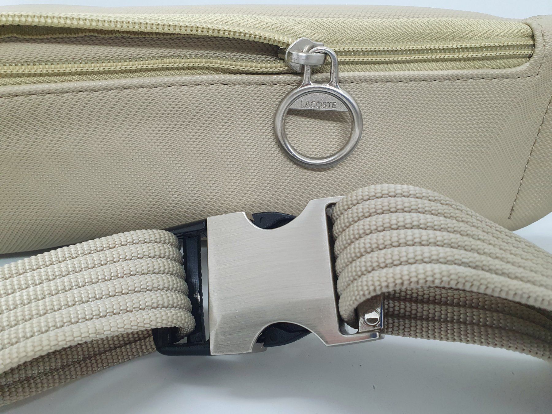 Lacoste Borse: LACOSTE BAUCHTASCHE BEIGE NEUWERTIG – Nuovo (secondo la descrizione) da St. Gallen venduto da CaliSunshine 4