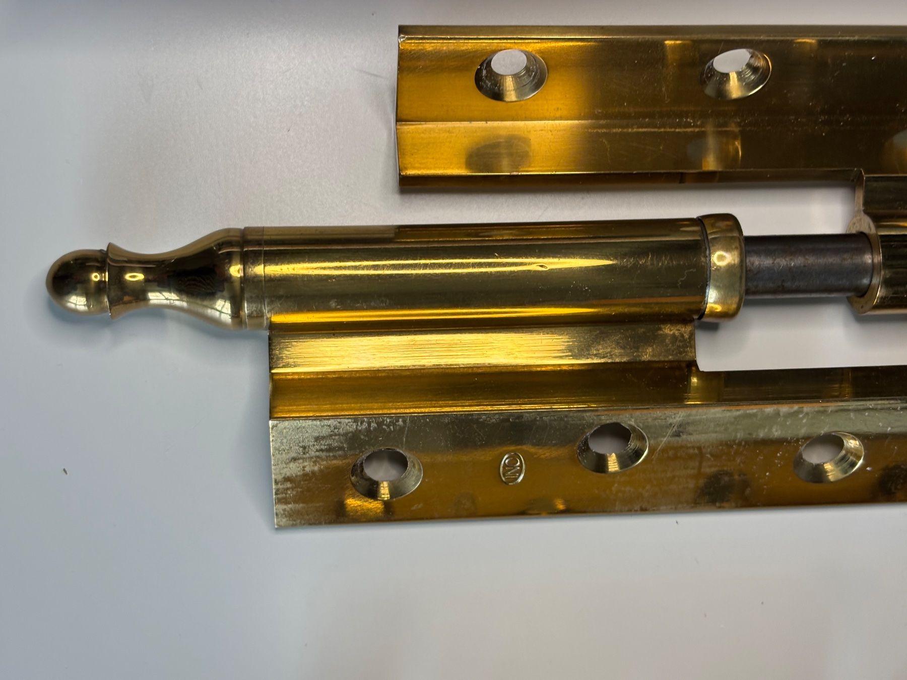 Quincaillerie: Scharniere, Messing – D'occasion à Niederurnen par Guste 1