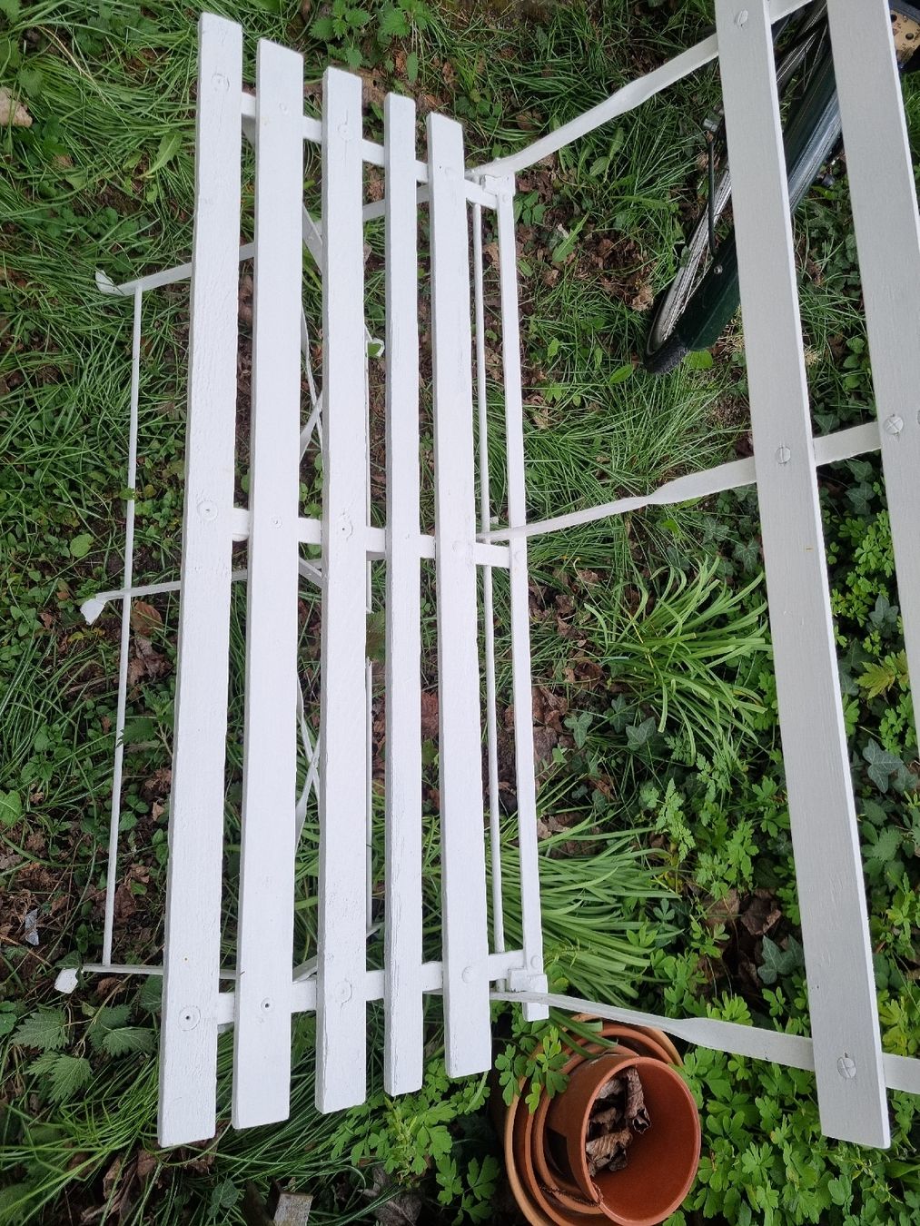 Panchine: Antike kleine 2 Sitz  Gartenbank – Usato da Grellingen venduto da Swissmeen 2