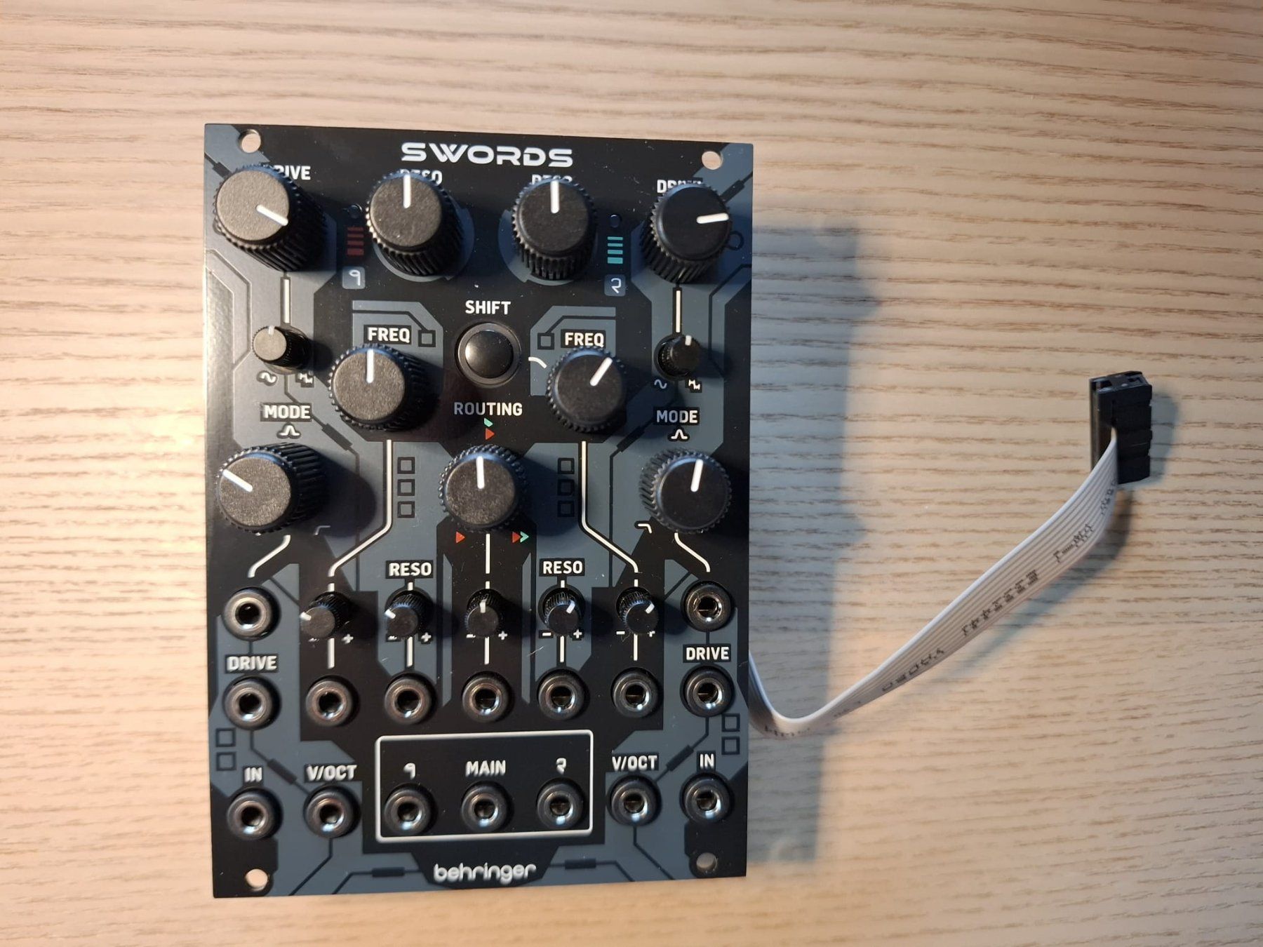 Behringer Strumenti musicali: Eurorack Behringer Swords module – Usato da Dietikon venduto da rou_9s5w