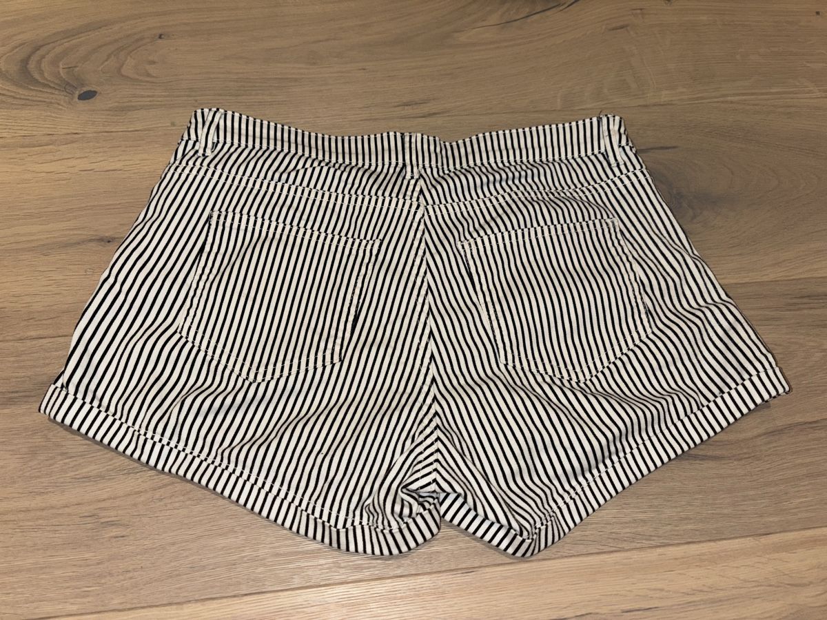 H&M Pantaloni: Short rayé H&M - Taille 36/38 – Usato da Posieux venduto da Luciemen29 2