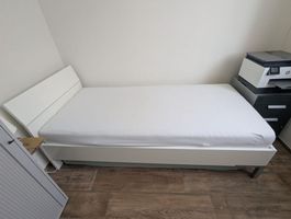 Einzelbett Lattenrost und Matratze inklusive, 90x200cm
