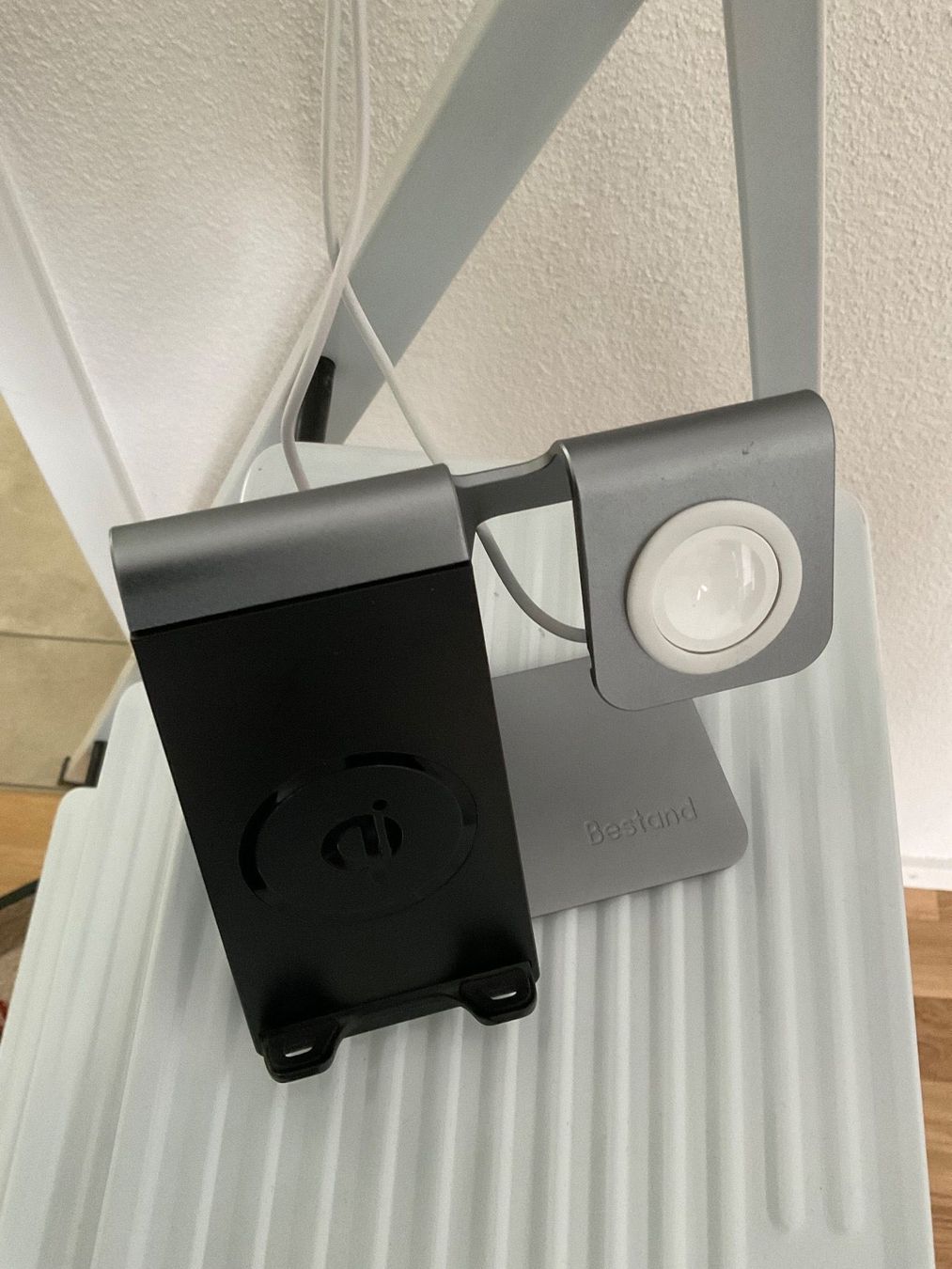 Apple Ladegeräte: Apple Ladestadion incl.Apdapter ;2 x USB – Gebraucht aus Rüthi (Rheintal) von Many2369 2