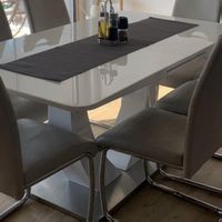 Esstisch ausziehbar - mit Glasoberfläche