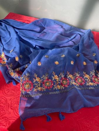 Damen Schal Foulard blau gestickt ca. 180x70cm