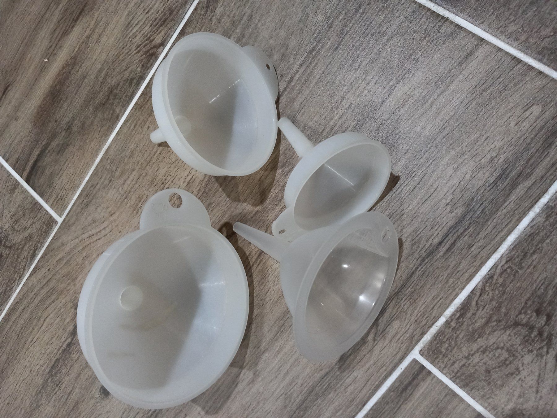 Altri elettrodomestici e apparecchi d’epoca: Plastik Trichter SET mit 4 Stück – Usato da Rheinau venduto da profitronic.shop 3