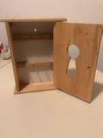 Schlüsselkasten aus Holz mit Tür in Schlüssellochform NEU