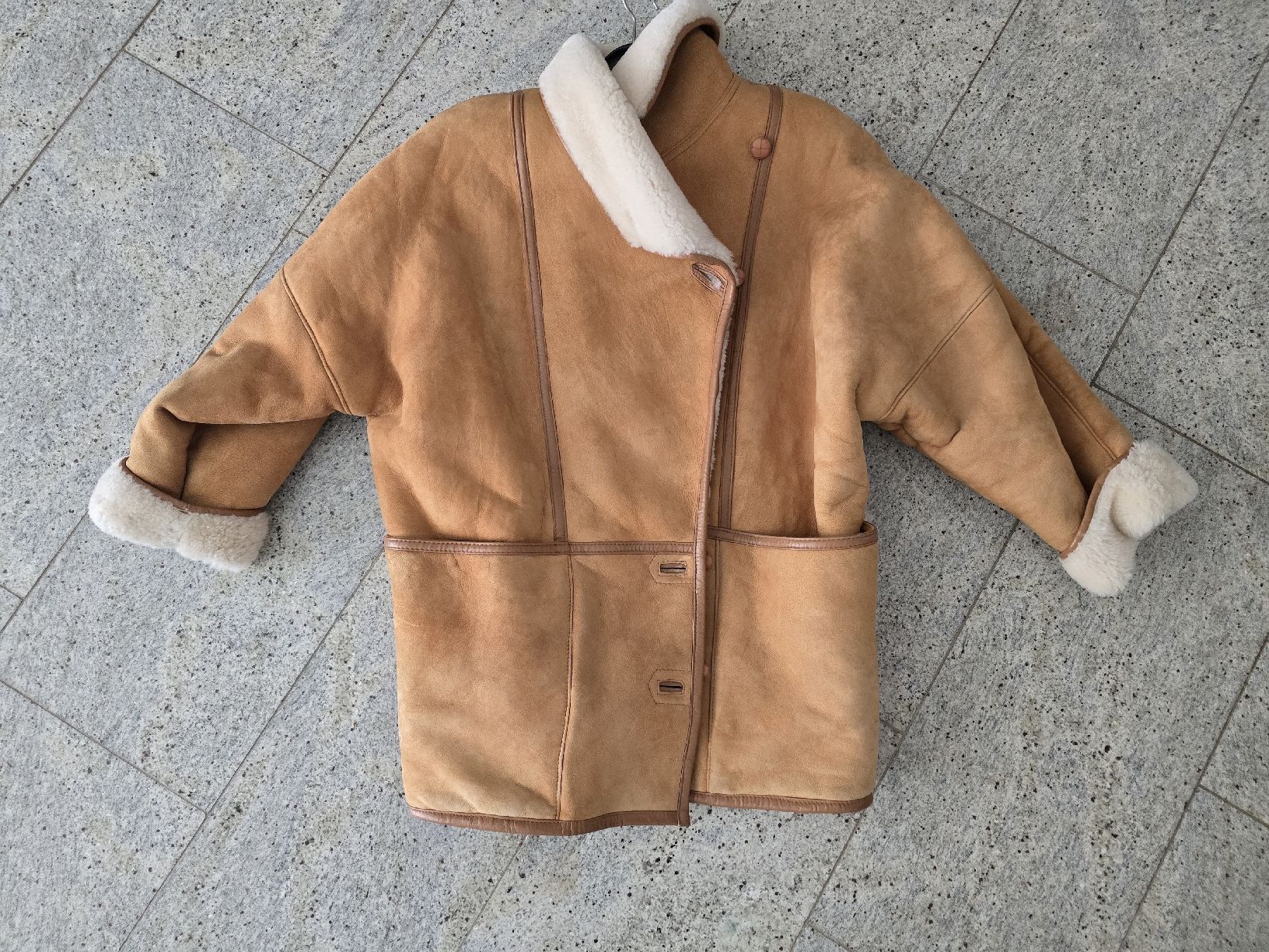 Manteaux: Shearling original the king mantel – D'occasion à Rodersdorf par wer_6kyb 1