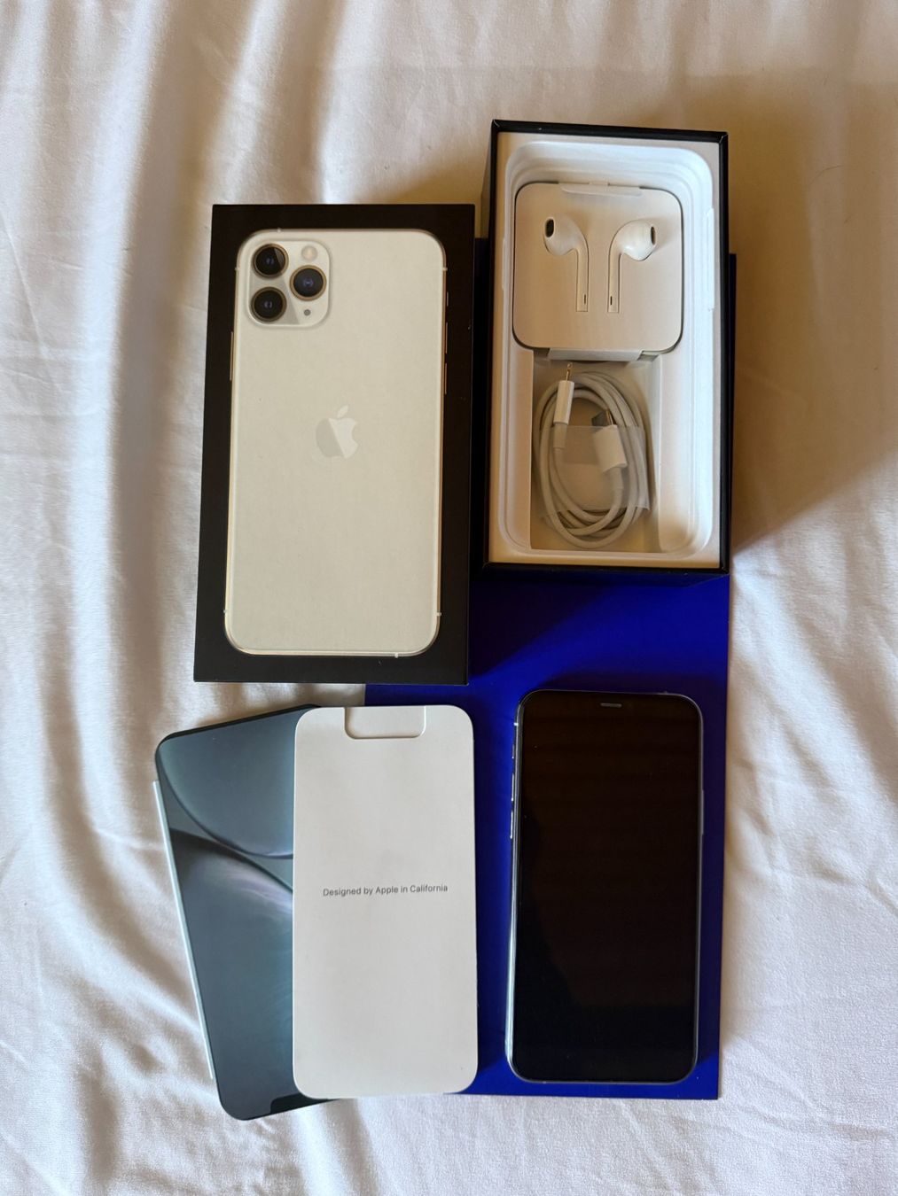 Apple Telefoni cellulari / Smartphones: iPhone 11 Pro Silver 256GB avec accessoires et boîte – Usato da Cudrefin venduto da HIFIFAN