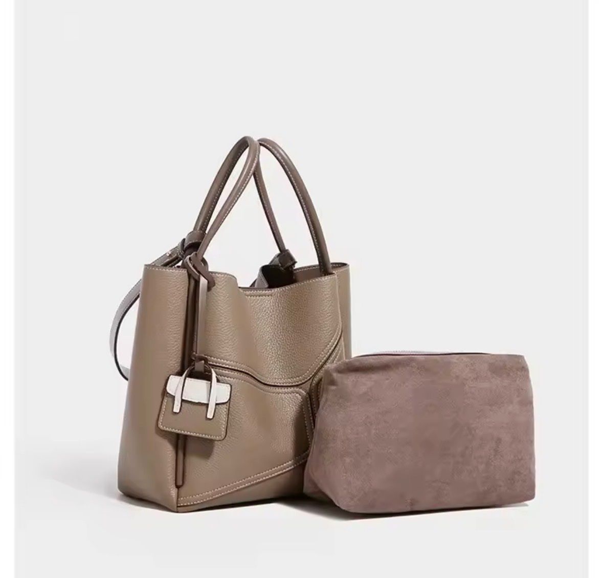 Borse da donna: Sac cuir gris neuf – Nuovo e nell'imballaggio originale da Carouge GE venduto da Myr_hbt9 2