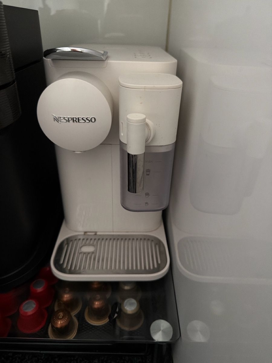 Nespresso Macchine per caffè & Macchine per espresso: Nespresso Kaffeemaschine – Usato da Rottenschwil venduto da lea_l8pn