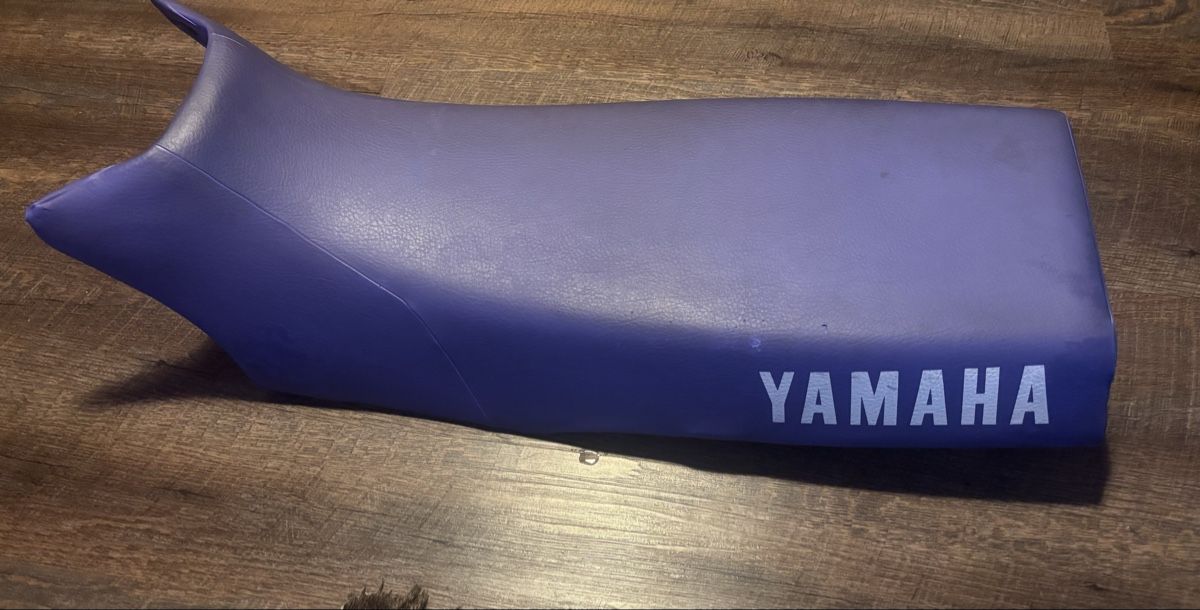 Yamaha Tutti i ricambio per moto: Yamaha XT 600 selle – Usato da Mézières VD venduto da P-M-C
