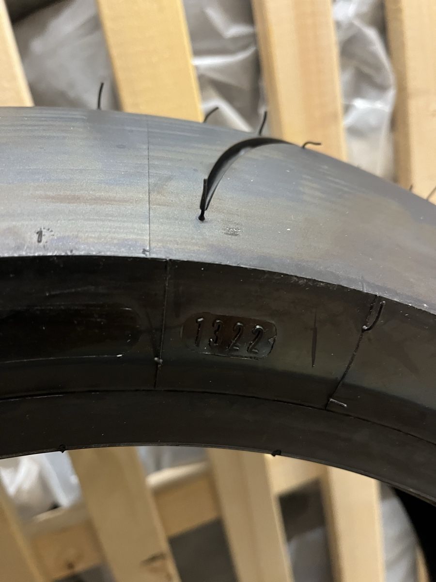 Pneus & Roues: Dunlop D213 GP PRO – Neuf avec emballage d'origine à Bulle par hen_gr27 2