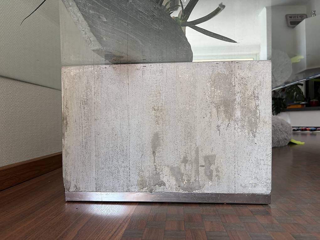 Tavoli: Exklusiver Designertisch Echtglas auf Beton – Usato da Luzern venduto da Nufi6 1