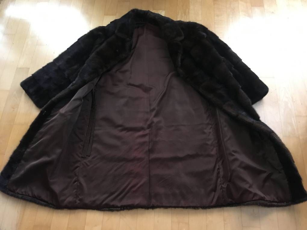 Mäntel: Echter Pelzmantel für Damen – Gebraucht aus Zürich von BuenosAires03 1