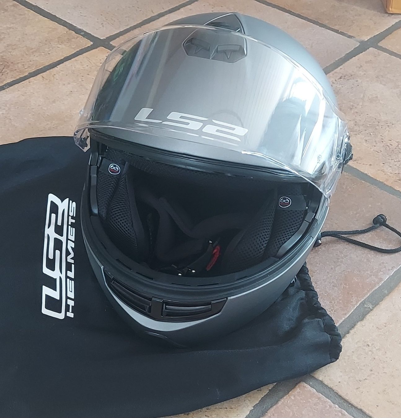 Caschi & visiere: Motorradhelm LS2 Gr. M 57-58 – Nuovo (secondo la descrizione) da Läufelfingen venduto da Rubine