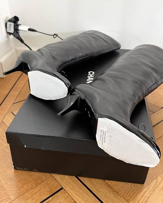 Chanel Scarpe da donna: Bottines Chanel en cuir noir – Nuovo e nell'imballaggio originale da Genève venduto da cm1234 2