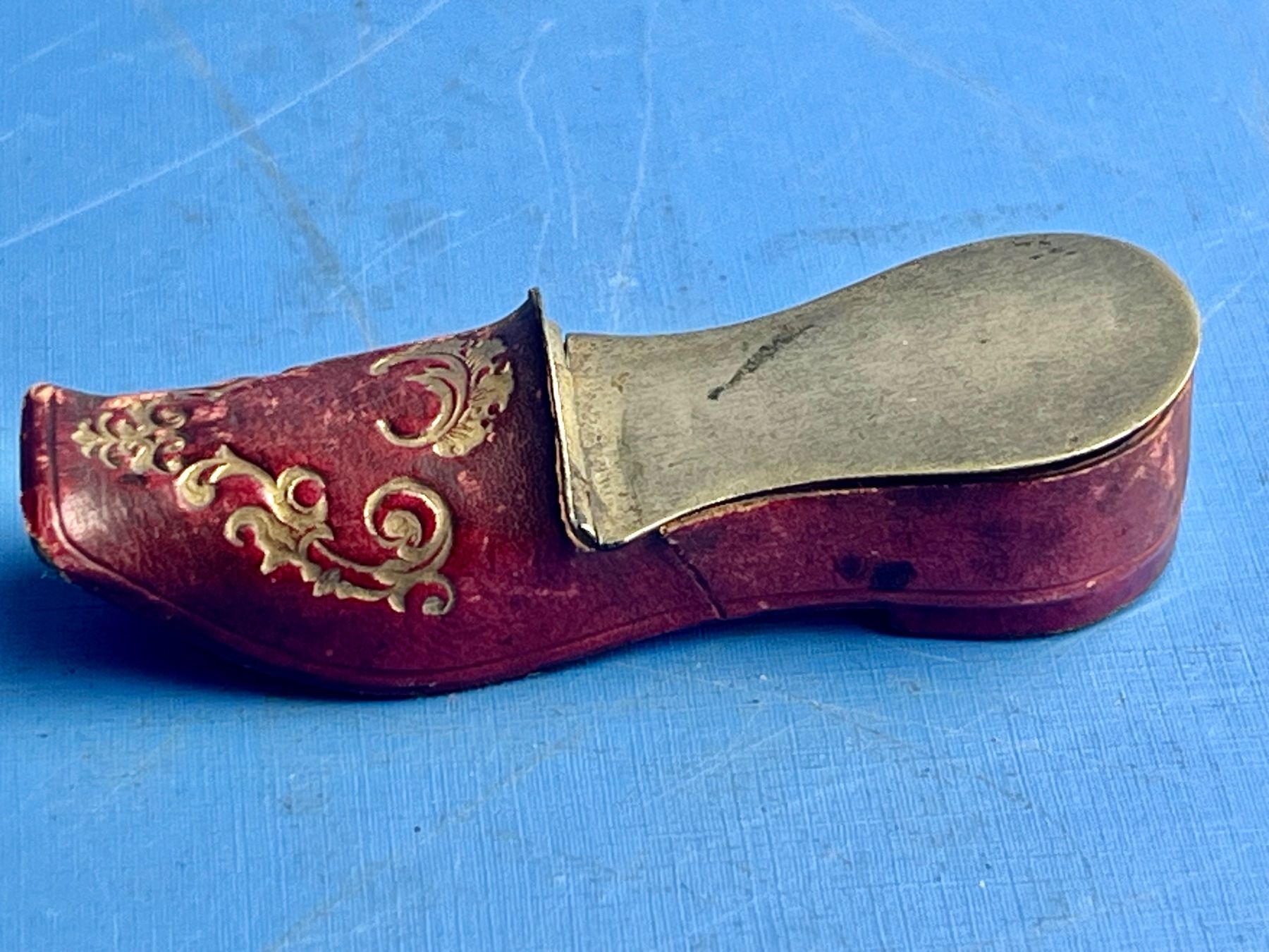 Scarpe da donna: Damenschuh als Zündholzbehälter Messing Blech Leder – Usato da Unterengstringen venduto da Gustav03 4