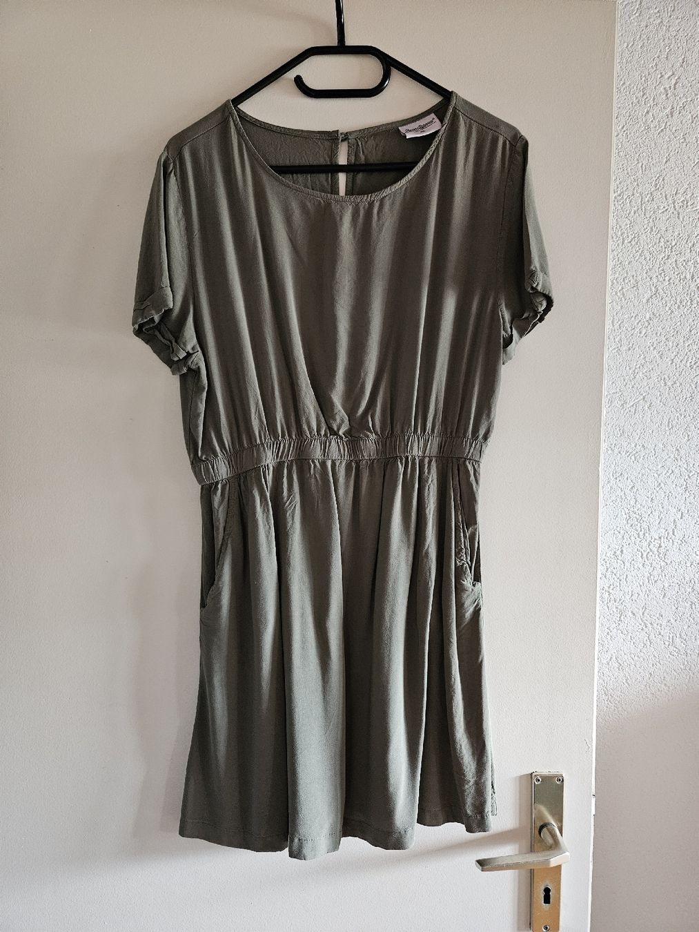 Kleider: Robe courte – Gebraucht aus Fontenais von zizatie