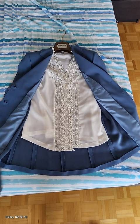 Lotti di vestiti: Completo donna come nuovo – Usato da Cadro venduto da Inuit71 1