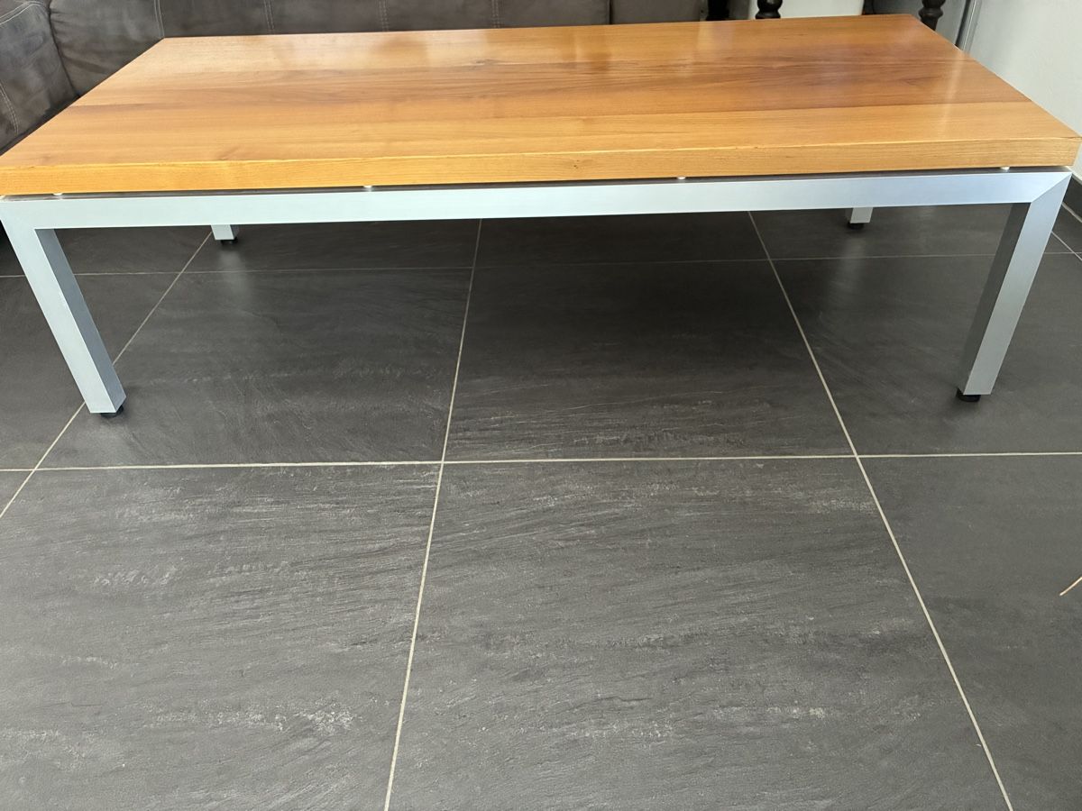 Tische: Massiver Nussbaum-Aluminium Designer Salontisch – Gebraucht aus Hermetschwil-Staff von scar_1983 1