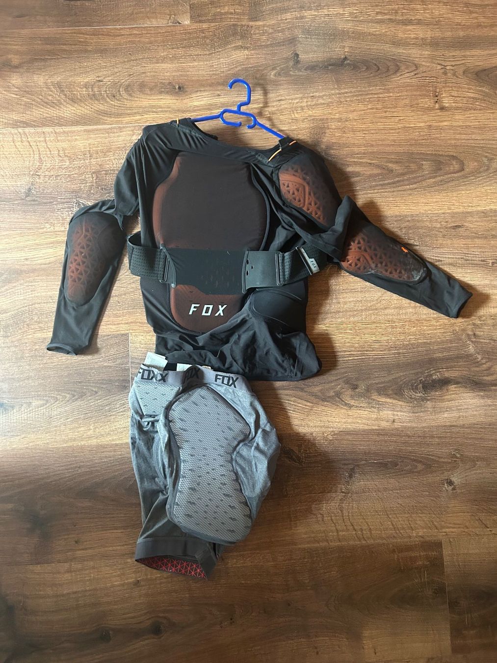 Fox Schutz & Schoner: FOX Protektorenjacke und Hose – Gebraucht aus Unterlangenegg von Thl_2072 1