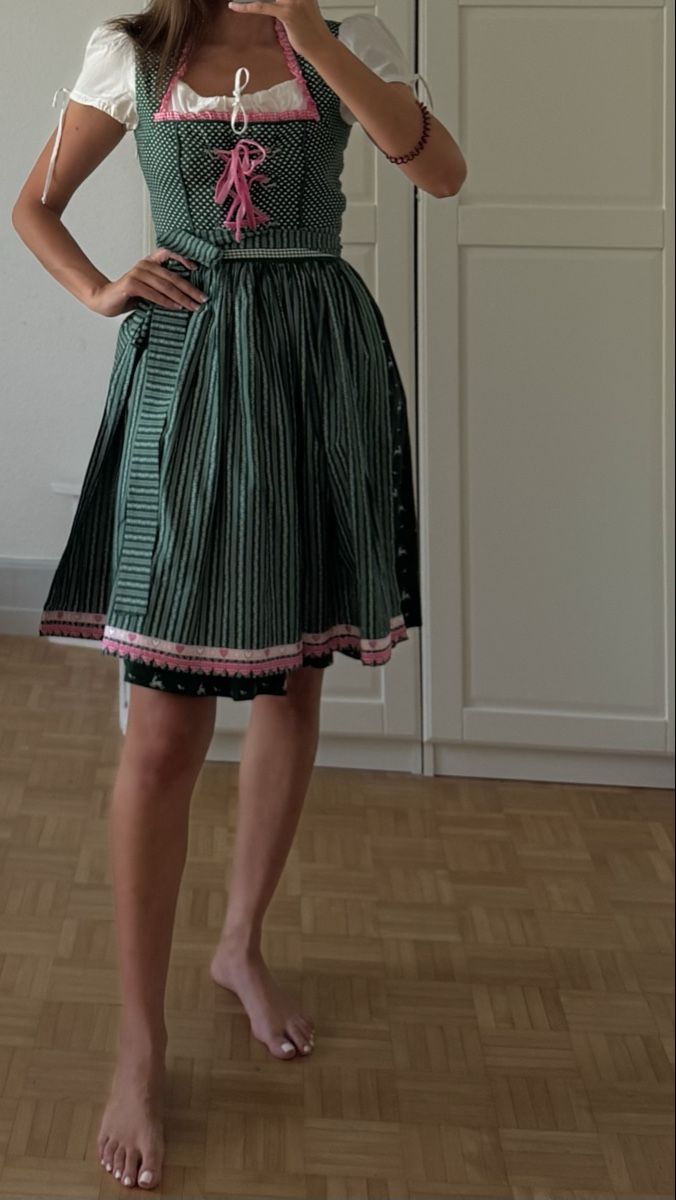Vestiti: Dirndl, massgeschneidert, ca. Gr. 36 - neuwertig – Nuovo (secondo la descrizione) da Zürich venduto da Aya03 3
