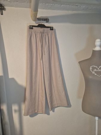 Stoffhose Manor Woman beige Wolle Mix Grösse 36 neuwertig