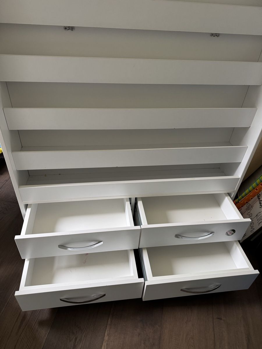 Scaffali: Kinderzimmer-Bücherregal auf Rollen – Usato da Gelterkinden venduto da Q.S.F 2