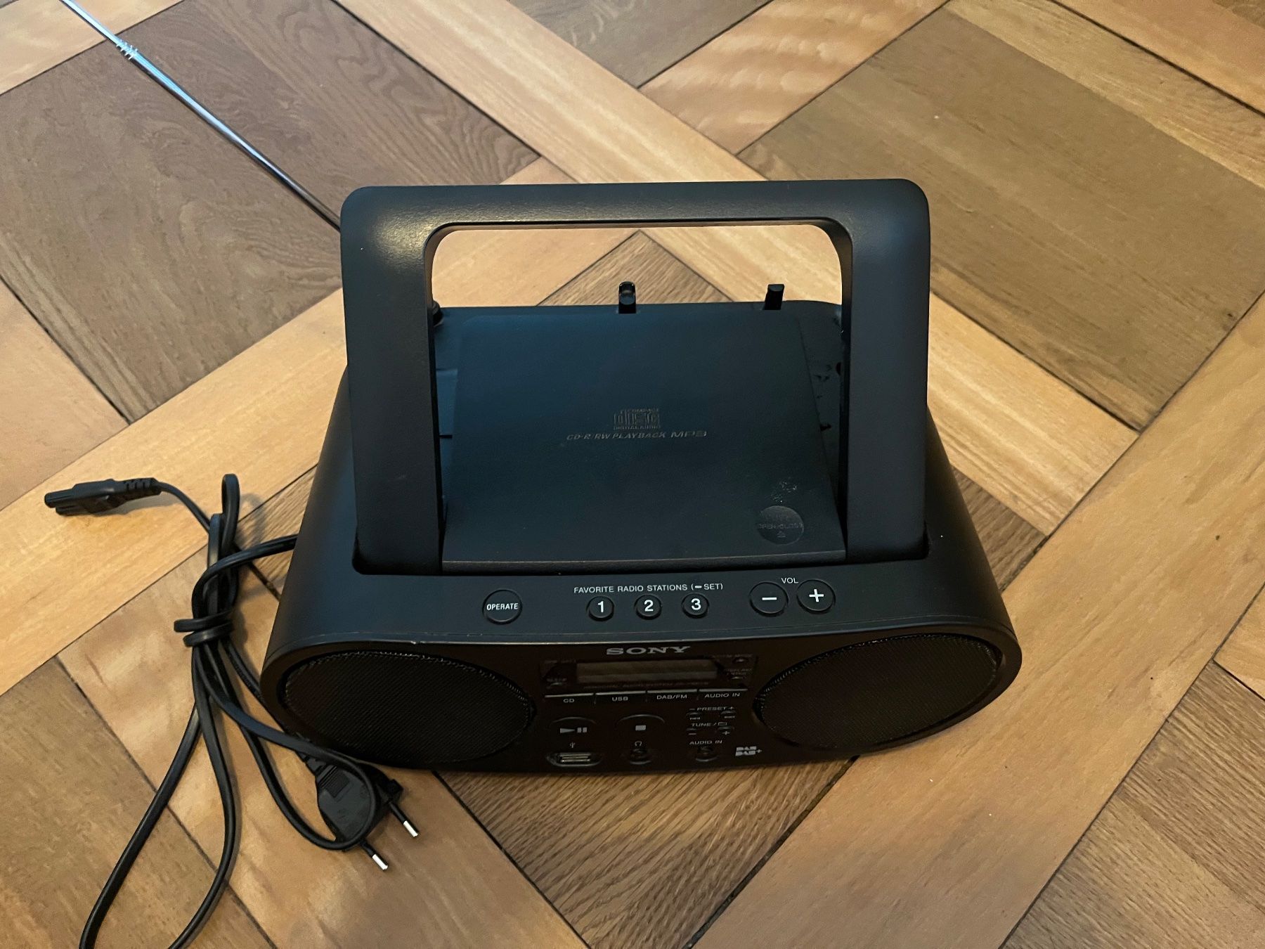 Sony Lettore multimediale & Streamer: Radio CD Sony – Nuovo (secondo la descrizione) da Biel/Bienne venduto da echinops 4