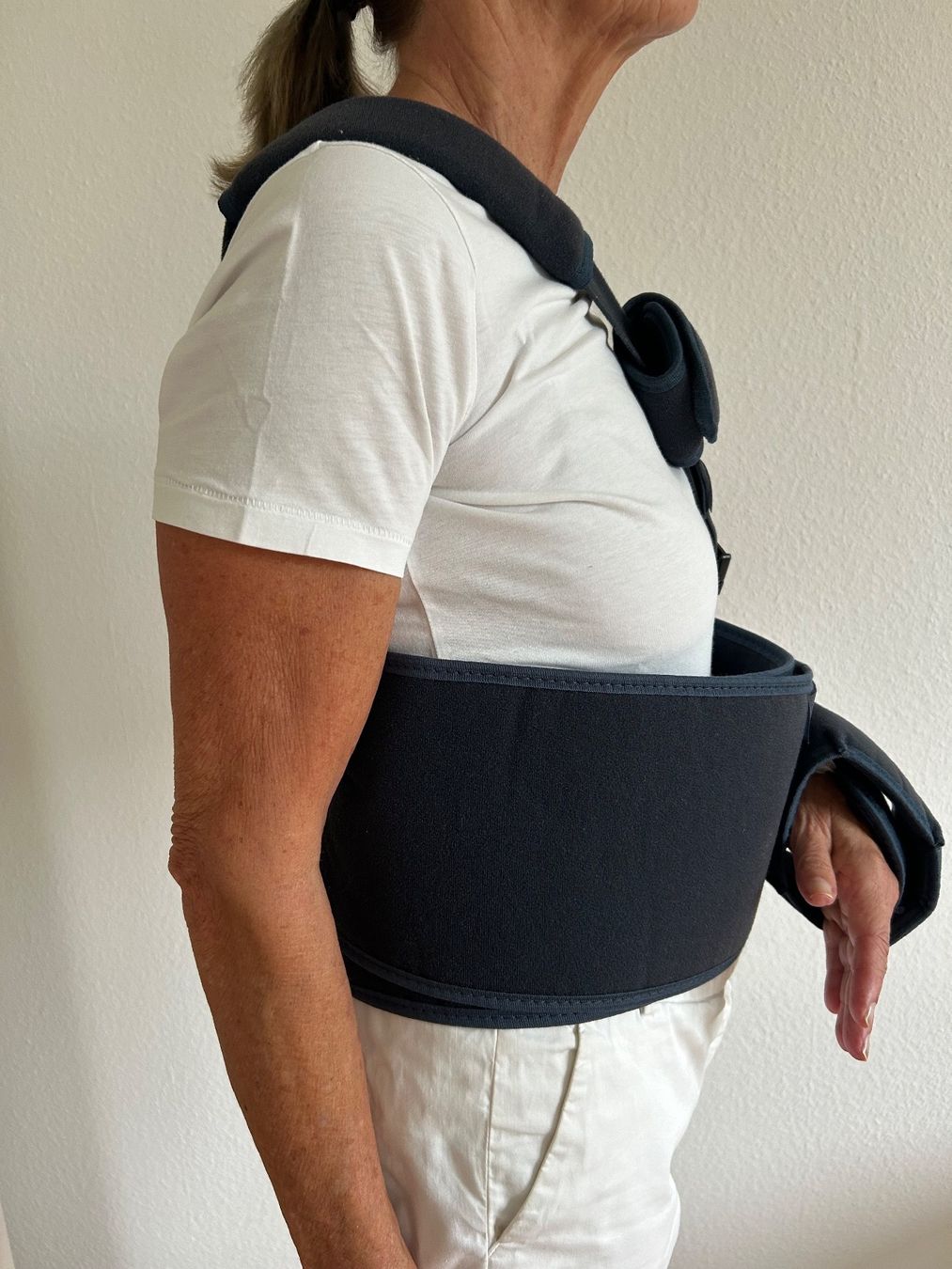 Protezioni & Imbottiture: Schulterorthese Schulterbandage nach Operation – Nuovo (secondo la descrizione) da Zollikon venduto da Moira55 4