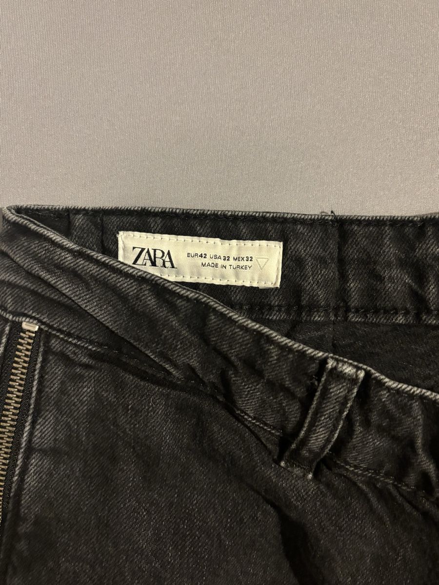 Zara Jeans: Jeans gris à fermeture éclair Zara – Nuovo (secondo la descrizione) da Chêne-Bougeries venduto da sor_9rzp 3