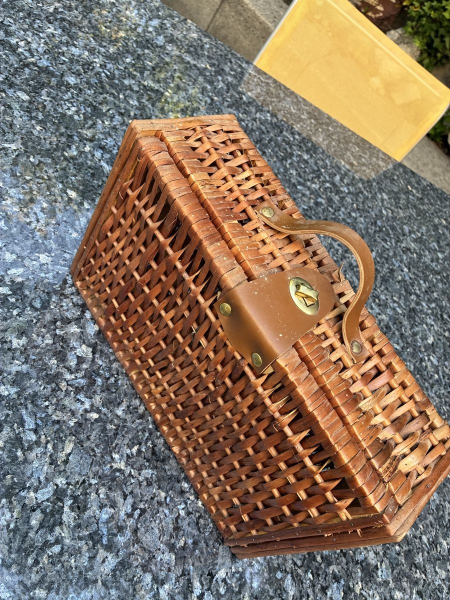 Altro in Antiquarato & Arte: Korb Rattan Holz mit Ledergriff und Verschluss – Usato da Bolligen venduto da Vroni23 3