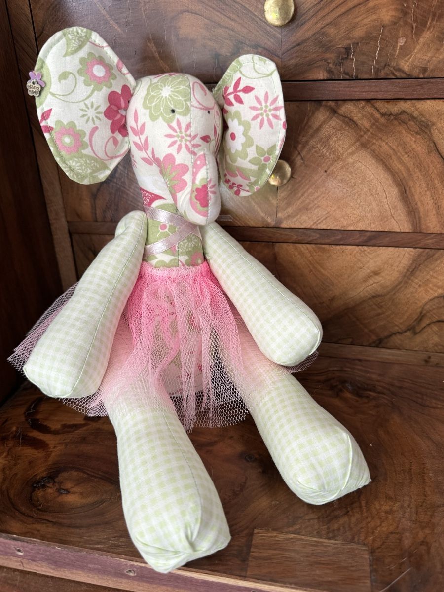 Giocattoli: Stoffelefant Handmade, Geburtsgeschenk, orig. Tildamuster – Nuovo e nell'imballaggio originale da Lotzwil venduto da Tgdromad 9