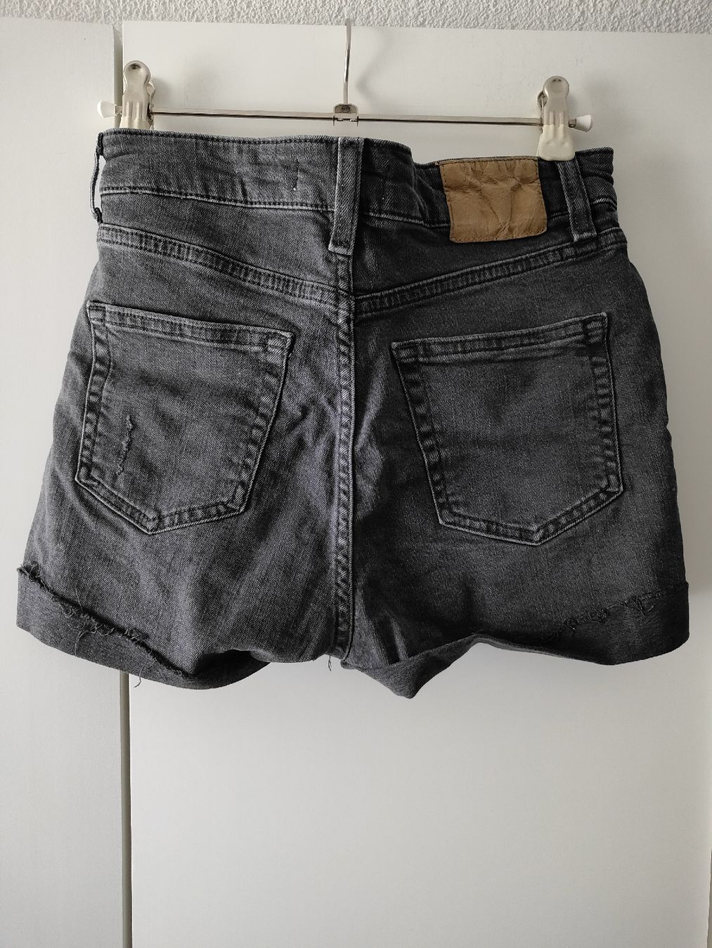 H&M Hosen: H&M shorts, 34 – Gebraucht aus Einsiedeln von TheMullets_wife 1